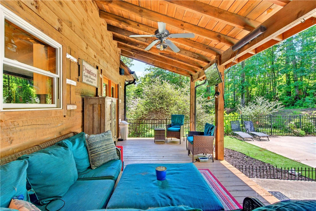 Image number 20 for the current listing