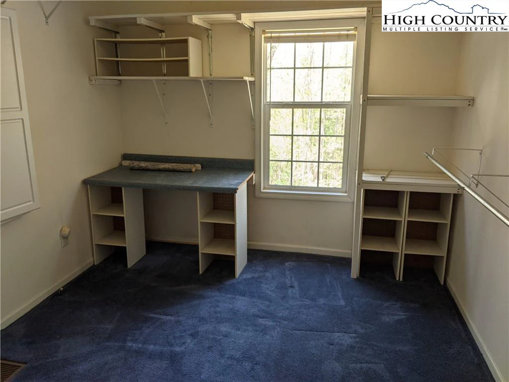 Image number 2 for the current listing