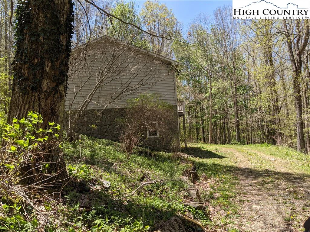 Image number 8 for the current listing
