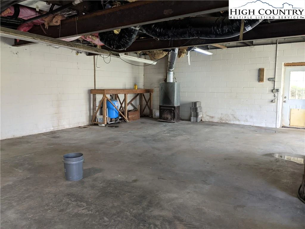 Image number 7 for the current listing