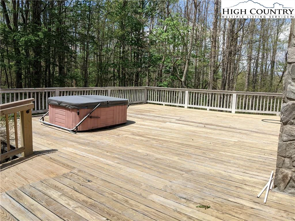 Image number 22 for the current listing