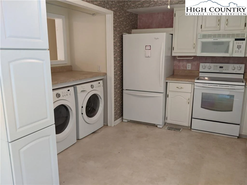 Image number 16 for the current listing
