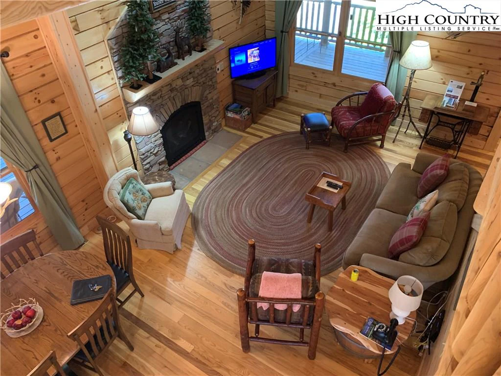 Image number 3 for the current listing