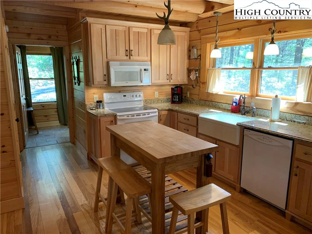 Image number 5 for the current listing