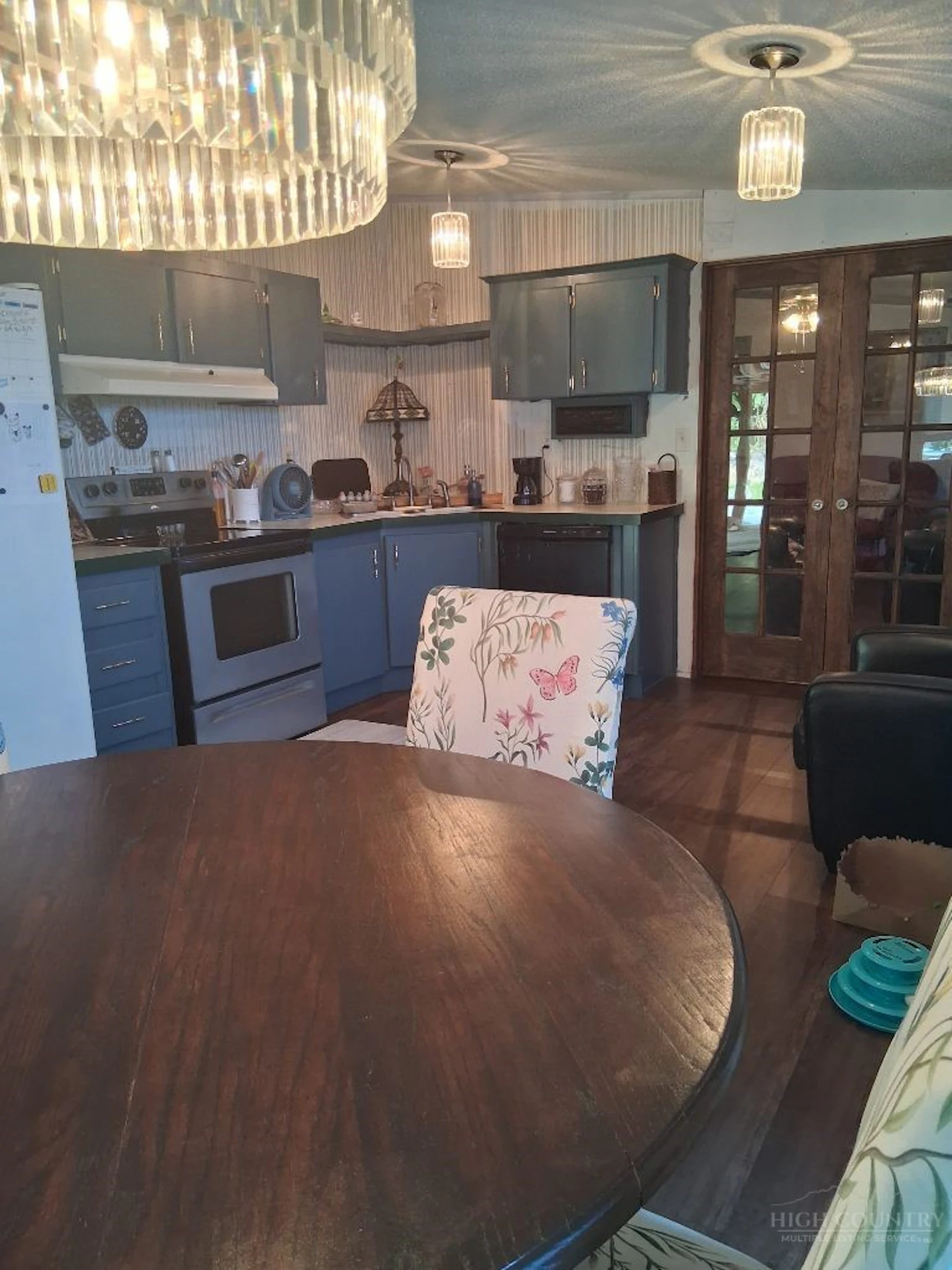 Image number 5 for the current listing