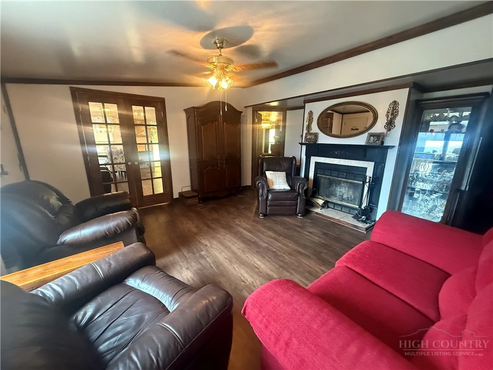 Image number 9 for the current listing