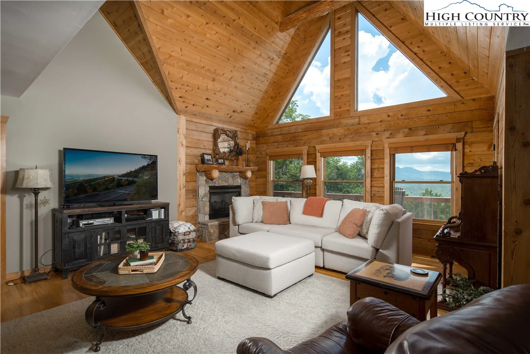 Image number 3 for the current listing