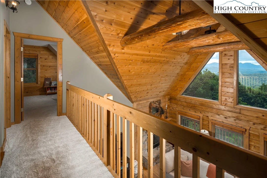 Image number 13 for the current listing