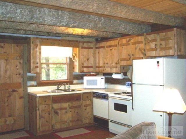 Image number 8 for the current listing
