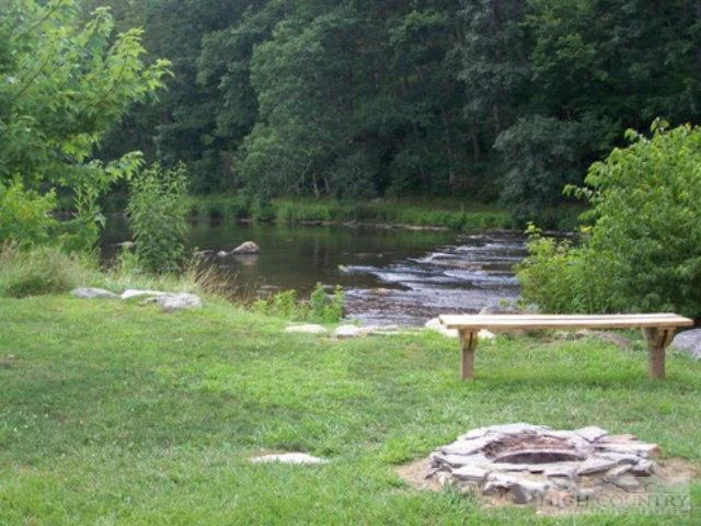 Image number 2 for the current listing