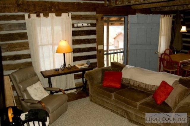 Image number 10 for the current listing