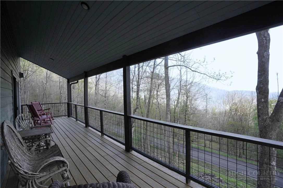 Image number 4 for the current listing