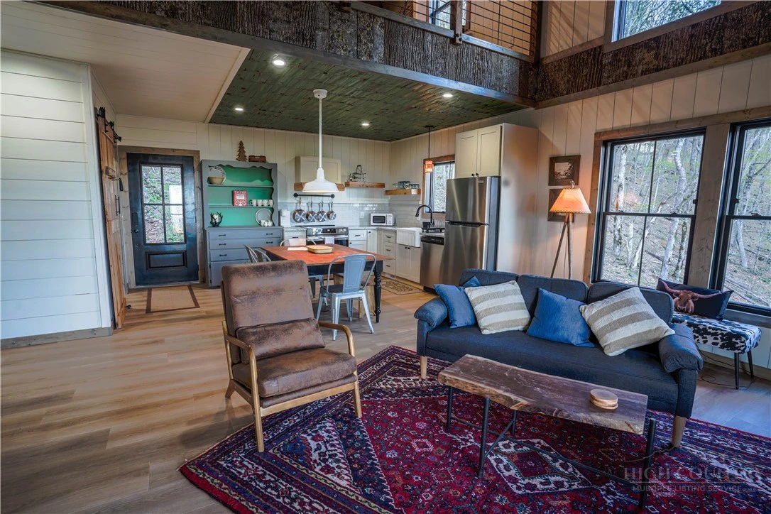 Image number 7 for the current listing