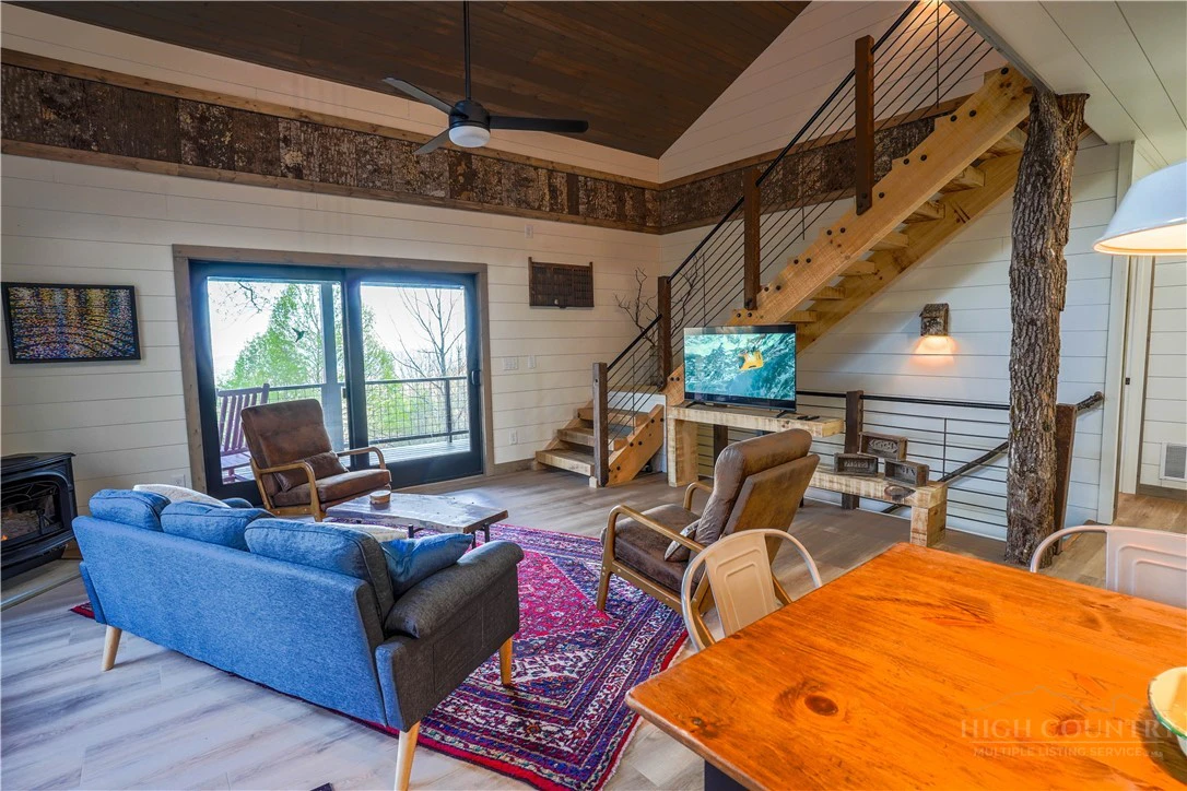 Image number 10 for the current listing