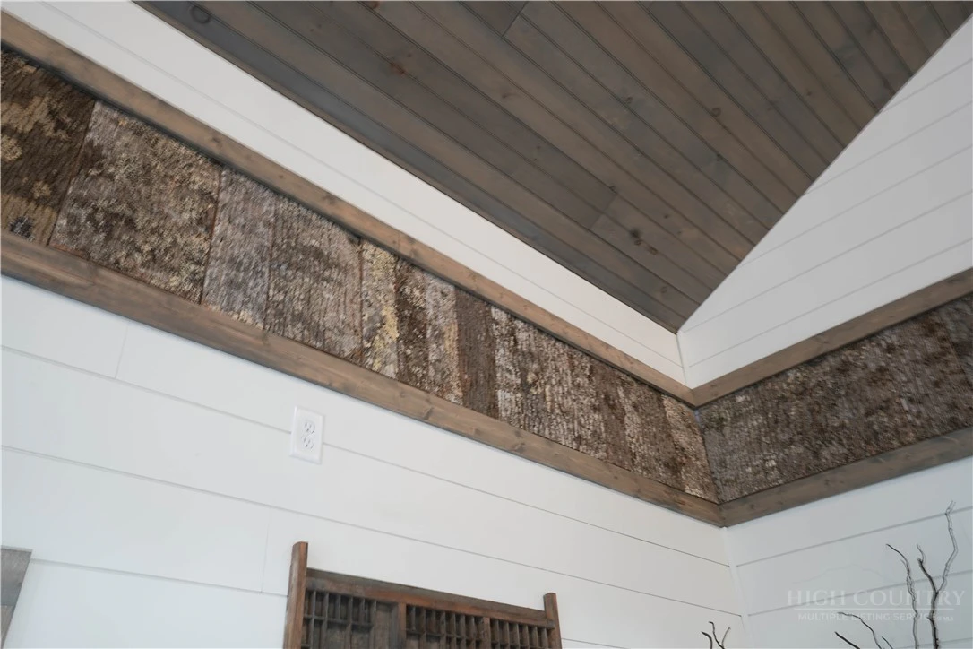 Image number 12 for the current listing