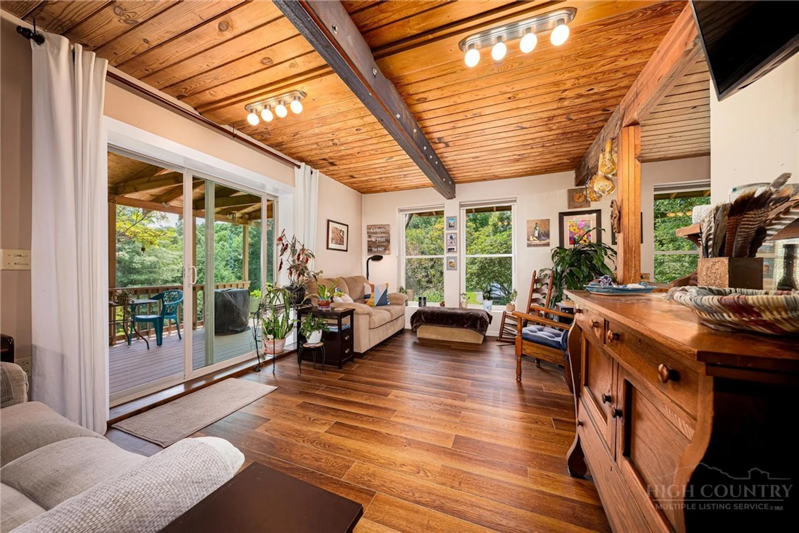 Image number 7 for the current listing