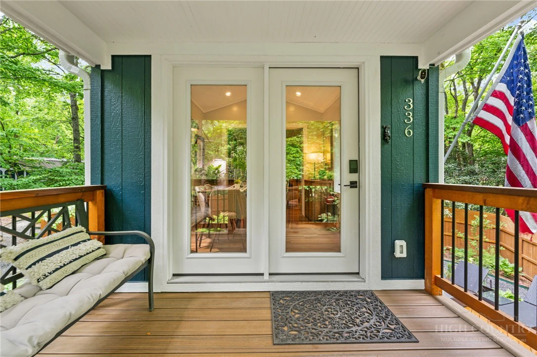 Image number 3 for the current listing
