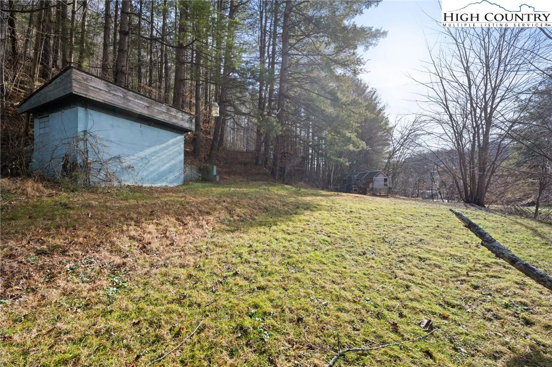 Image number 15 for the current listing
