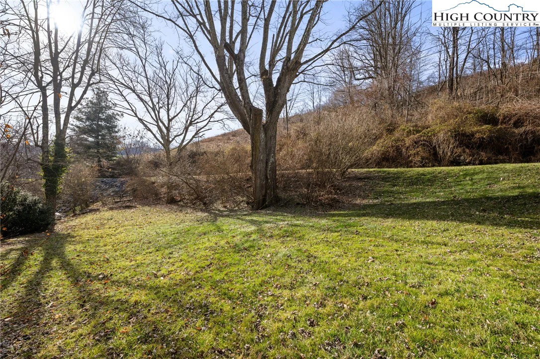Image number 16 for the current listing