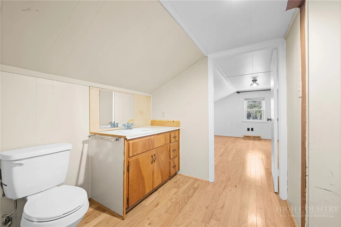 Image number 18 for the current listing