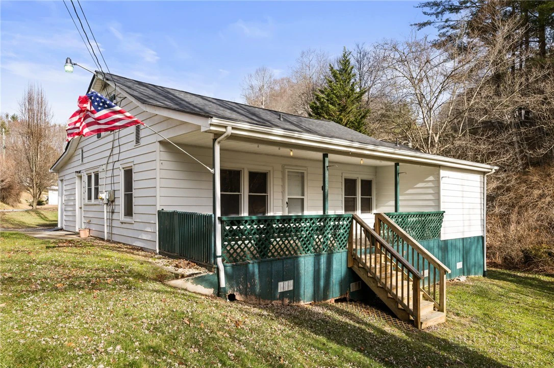 Image number 1 for the current listing