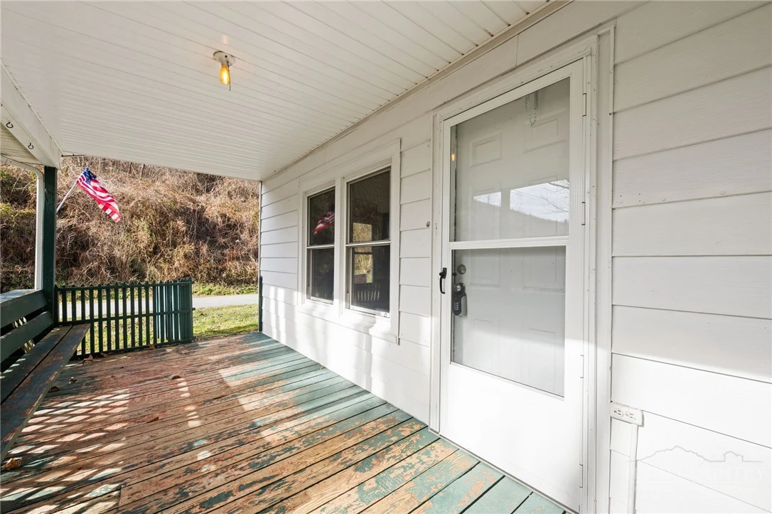 Image number 4 for the current listing