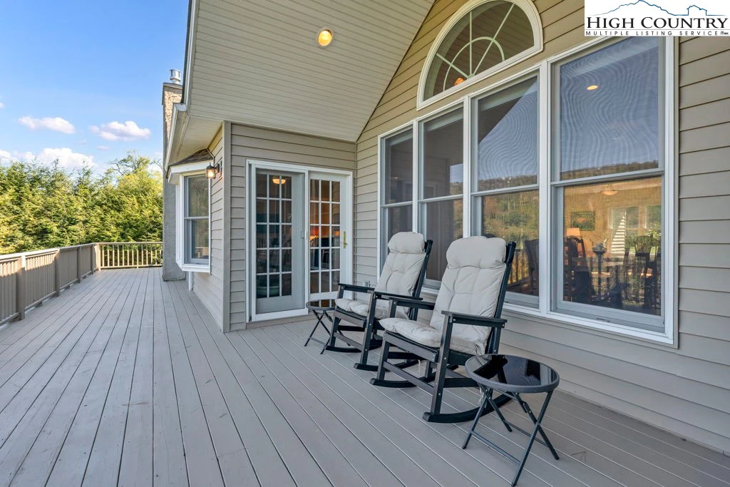 Image number 4 for the current listing