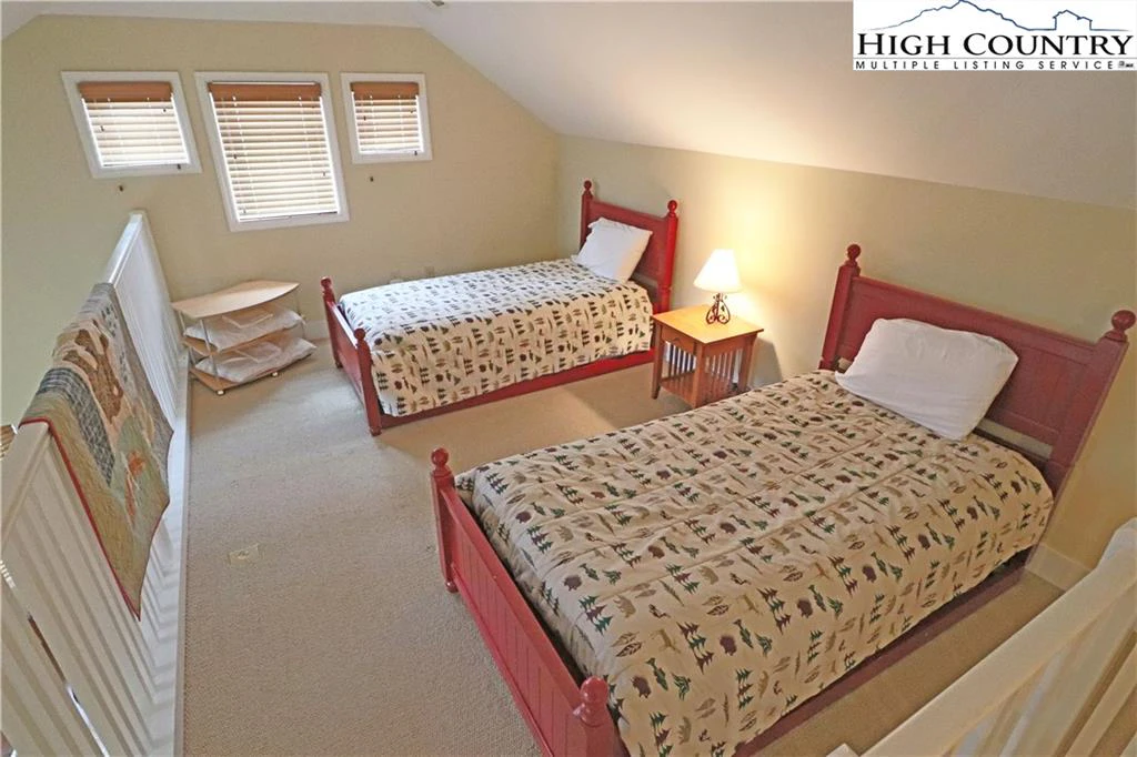 Image number 12 for the current listing
