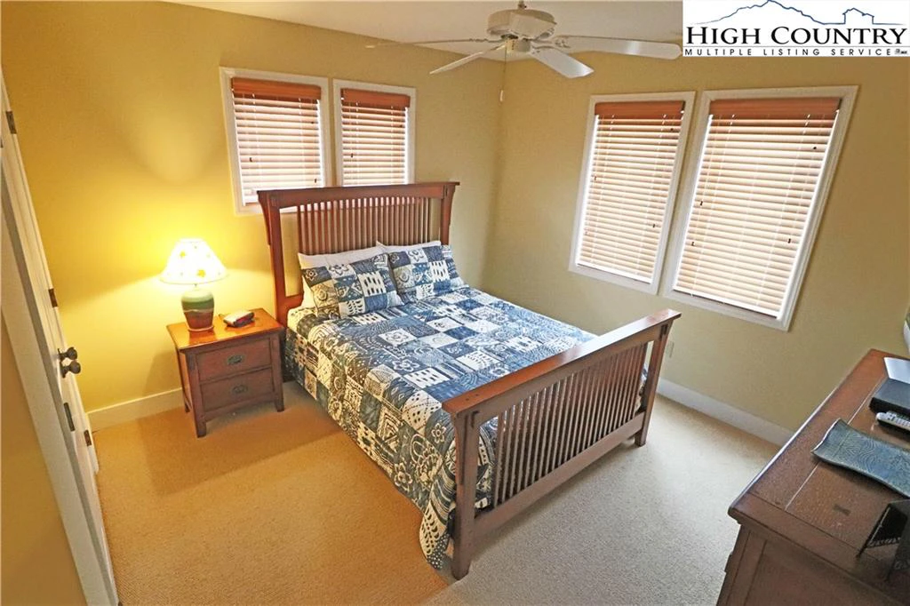 Image number 10 for the current listing