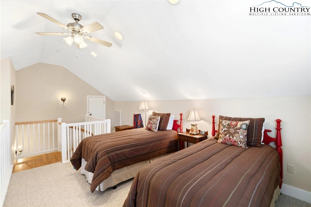 Image number 10 for the current listing