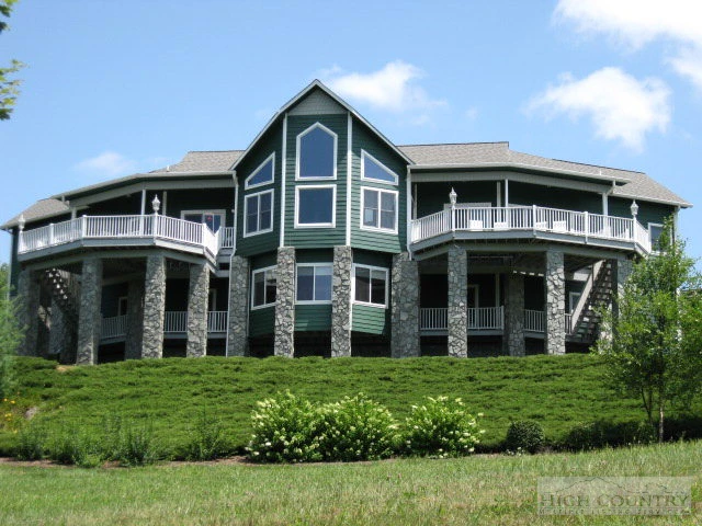 Image number 1 for the current listing