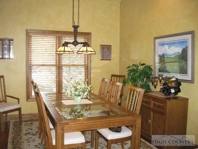 Image number 12 for the current listing