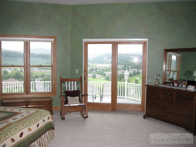 Image number 14 for the current listing