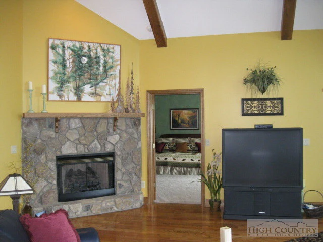 Image number 9 for the current listing