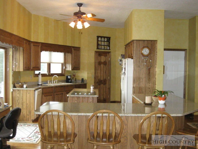 Image number 10 for the current listing