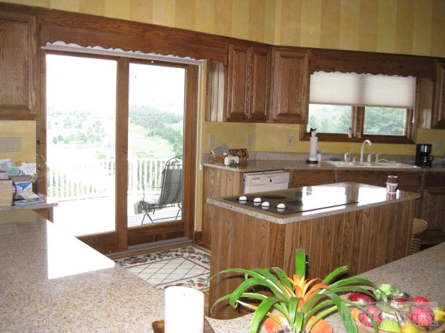 Image number 11 for the current listing