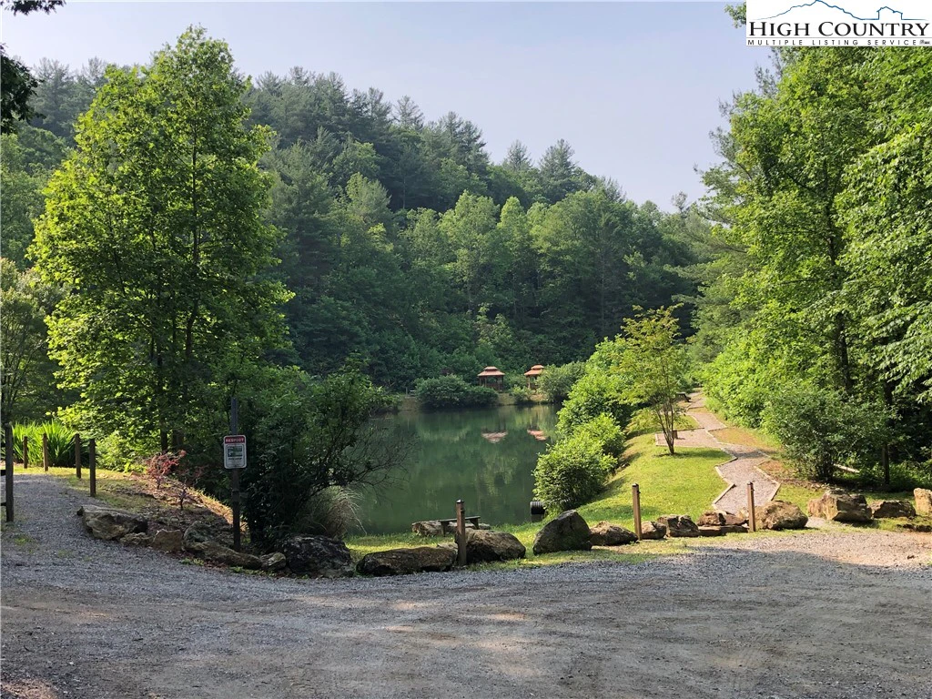 Image number 18 for the current listing