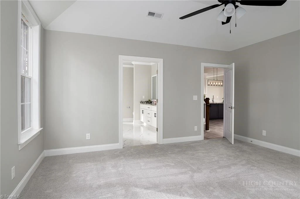 Image number 14 for the current listing