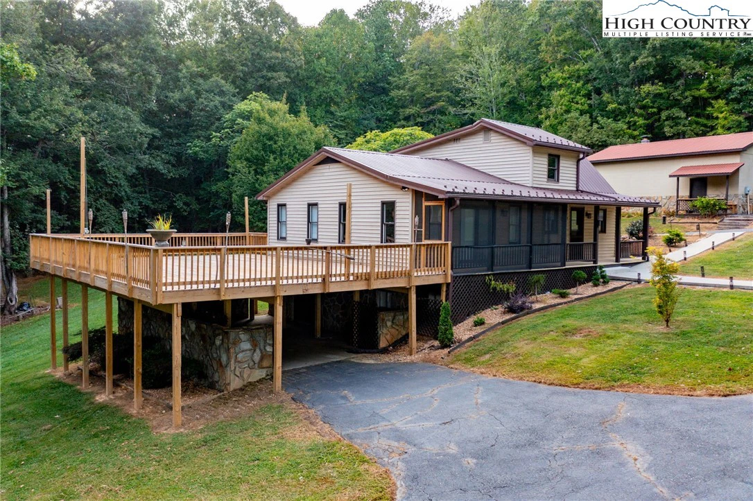 Image number 1 for the current listing