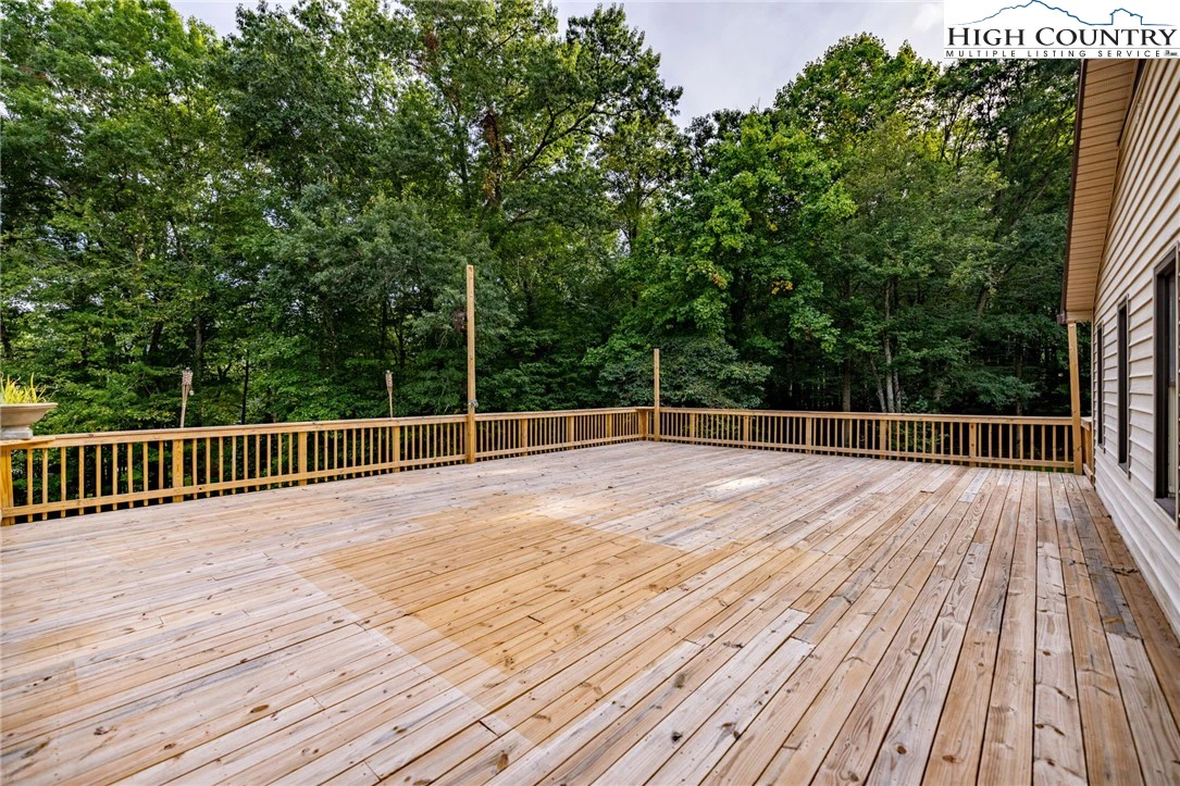 Image number 9 for the current listing
