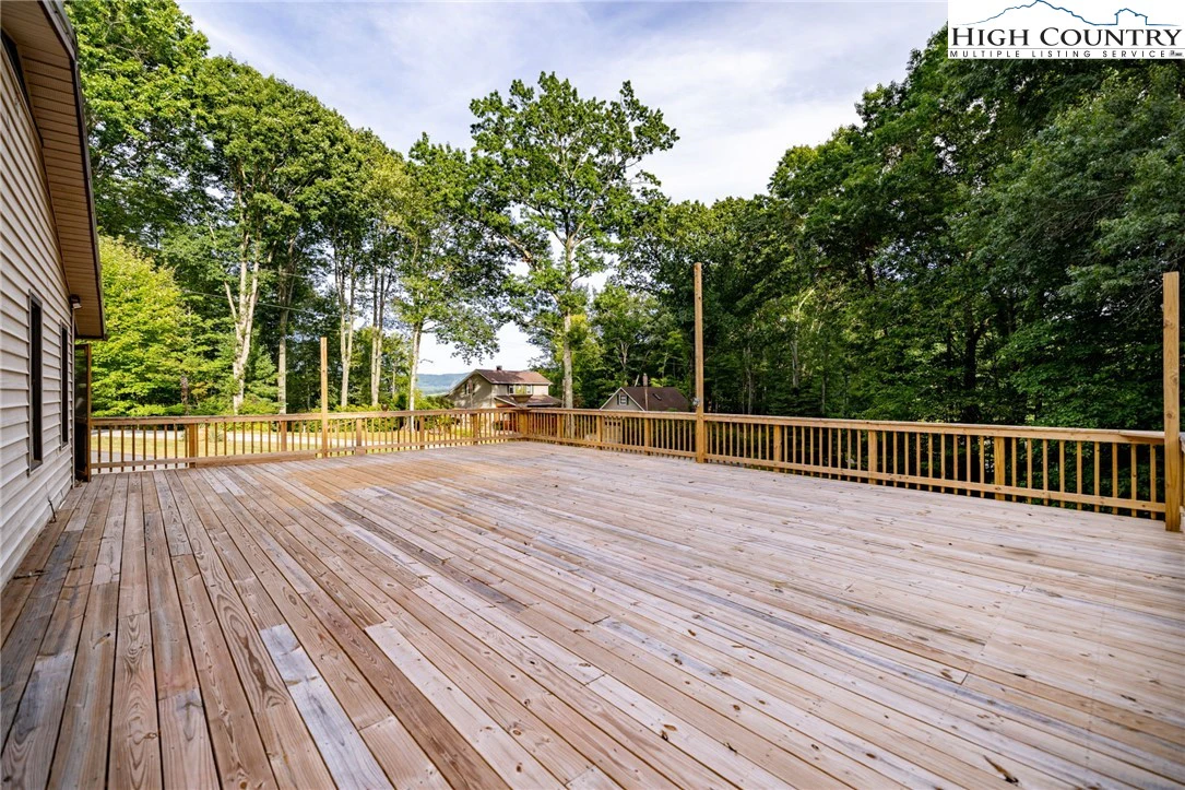 Image number 21 for the current listing