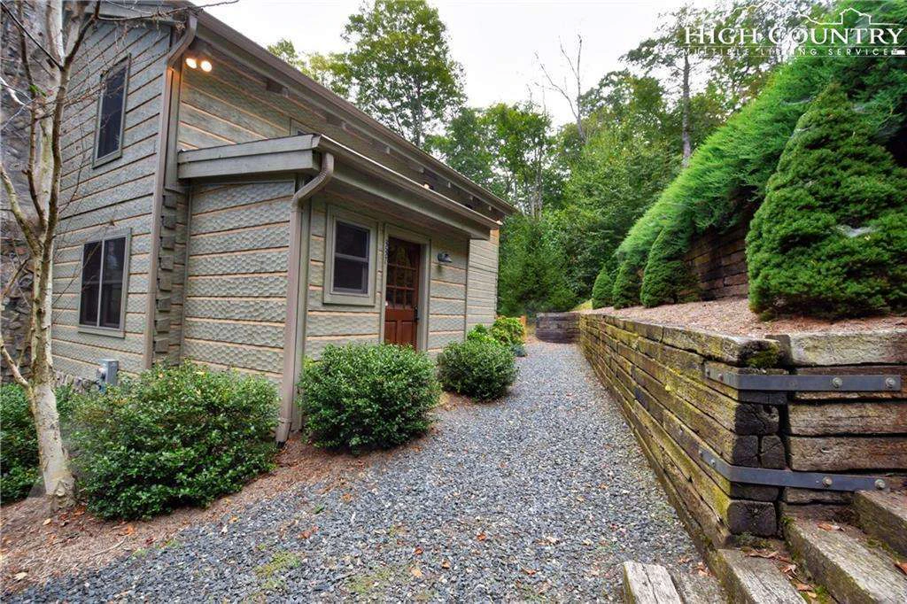 Image number 11 for the current listing