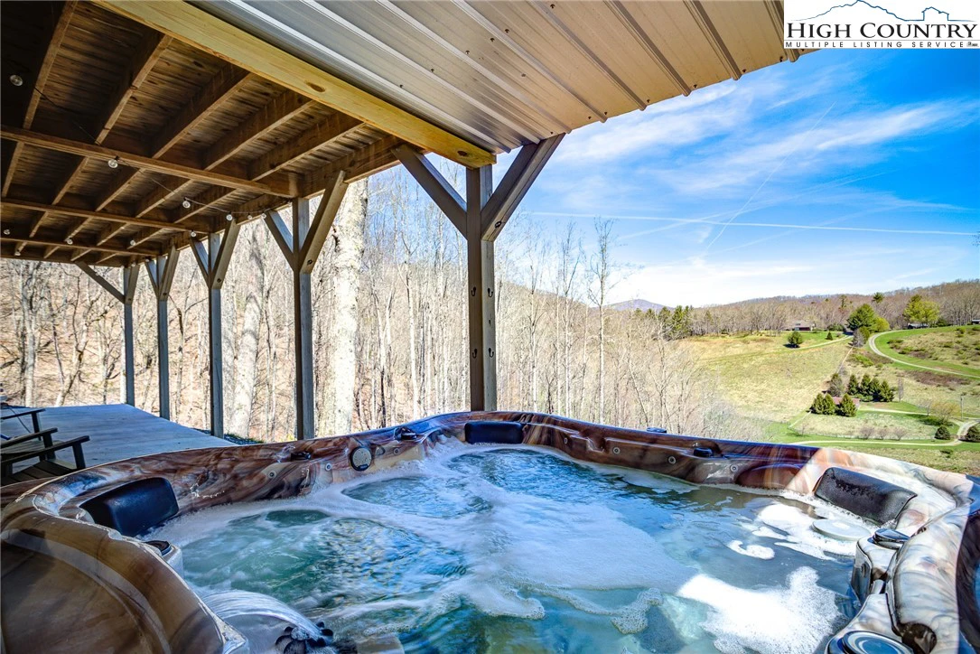 Image number 2 for the current listing