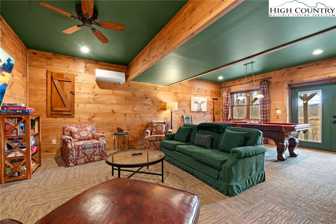 Image number 3 for the current listing