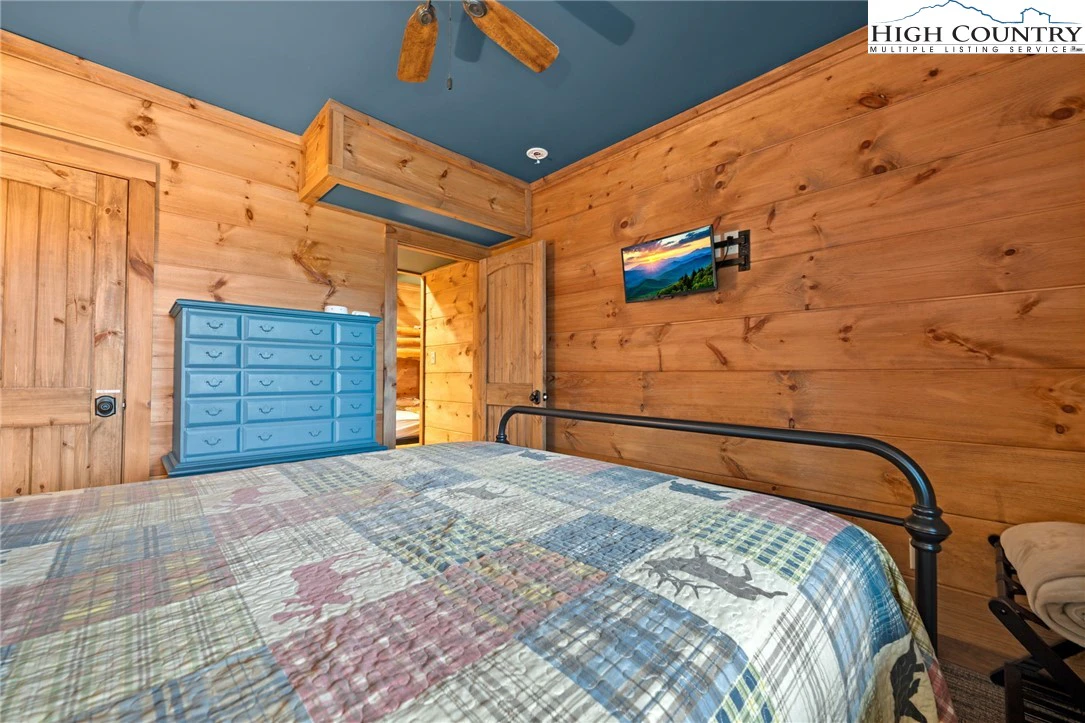 Image number 7 for the current listing