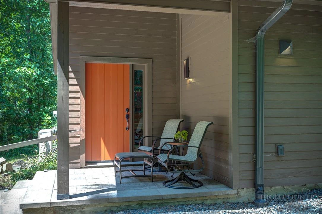 Image number 2 for the current listing