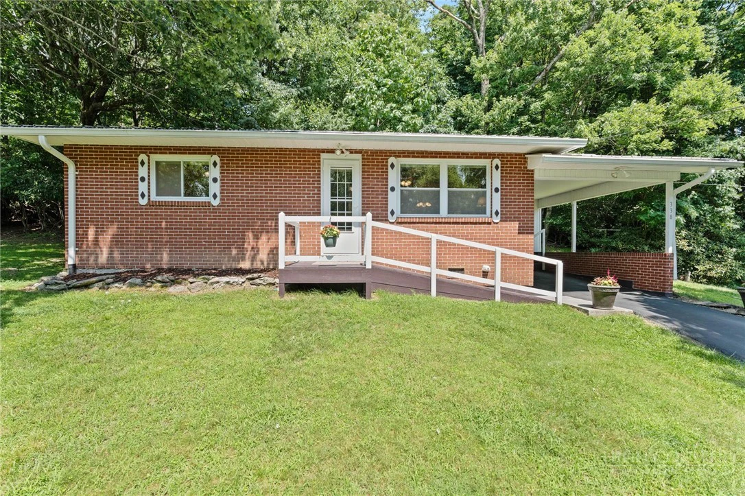Image number 1 for the current listing