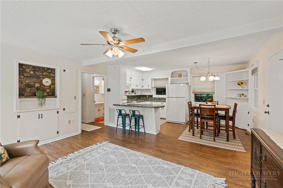 Image number 12 for the current listing