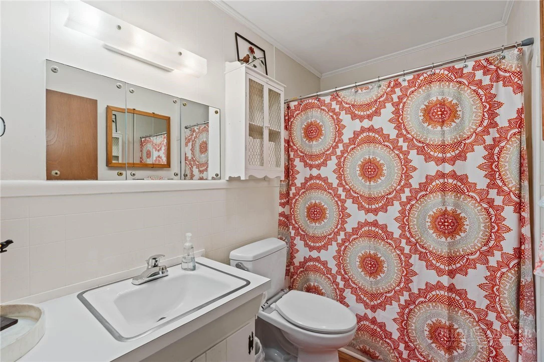 Image number 13 for the current listing