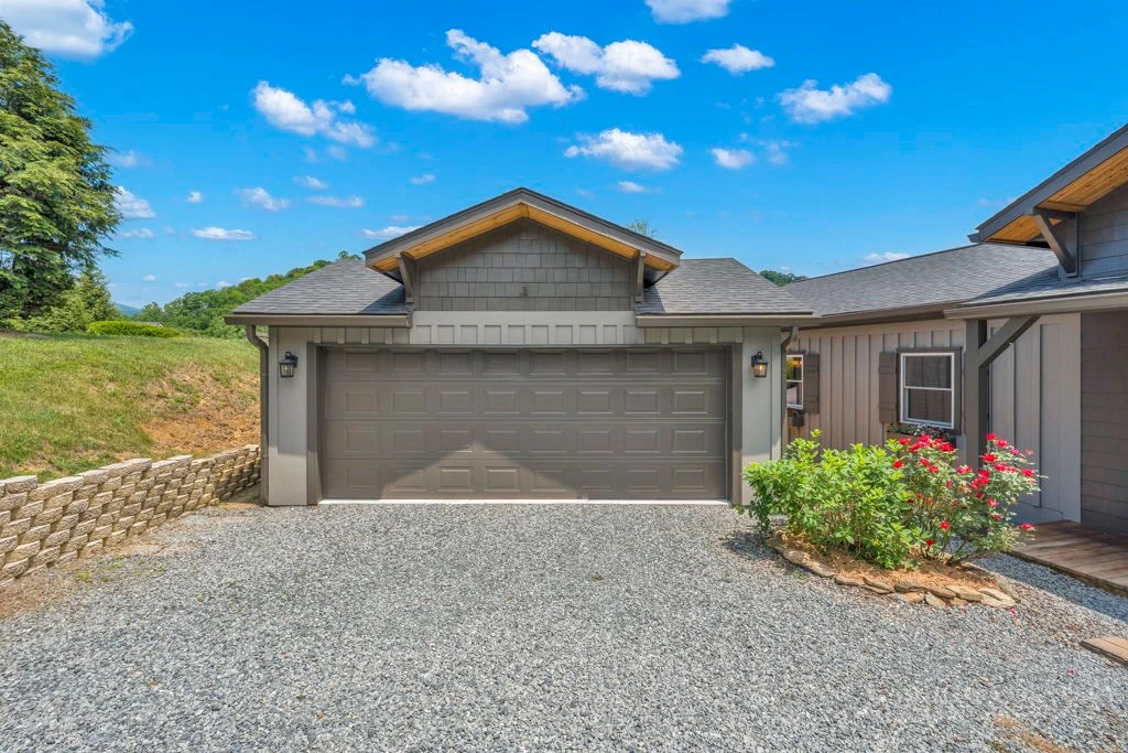Image number 5 for the current listing